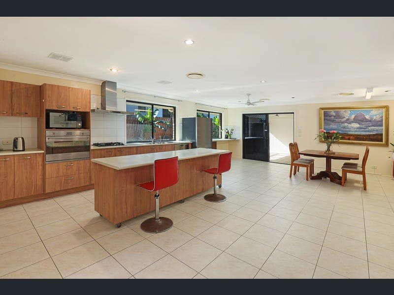 12 Third Avenue, Coolum Beach — photo 1 of 5
