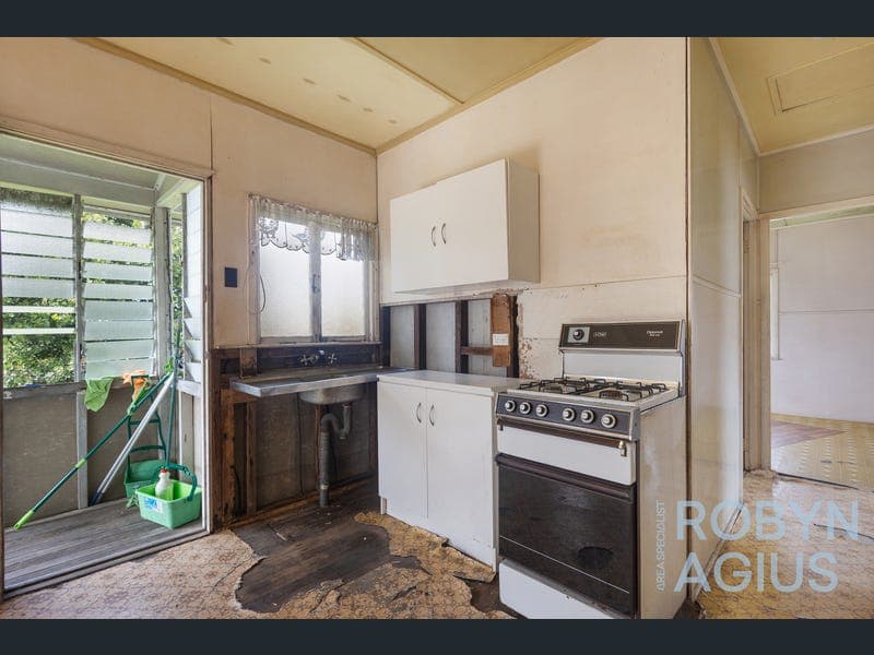 17 Hume Street, West Mackay — photo 1 of 5