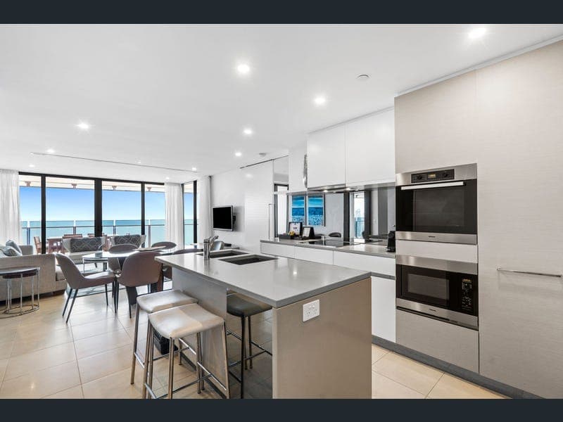 4302/4 The Esplanade, Surfers Paradise — photo 1 of 5