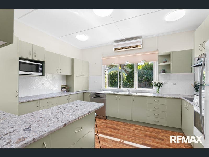 27 Isabella Avenue, Nambour — photo 1 of 5
