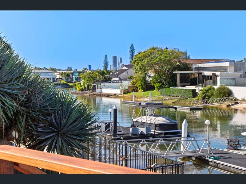 3 Cedar Place, Broadbeach Waters — photo 1 of 5