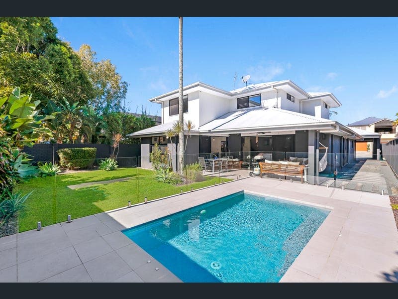 29 Shoveller Avenue, Paradise Point — photo 1 of 5