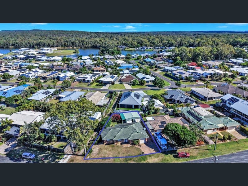 75 Kingfisher Parade, Toogoom — photo 1 of 5