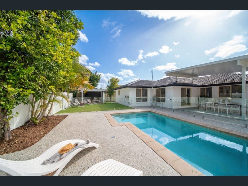 14 Micrantha Place, Mountain Creek — photo 1 of 5