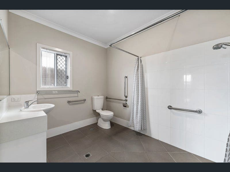 1/8 Tara Street, Wilsonton — photo 1 of 5