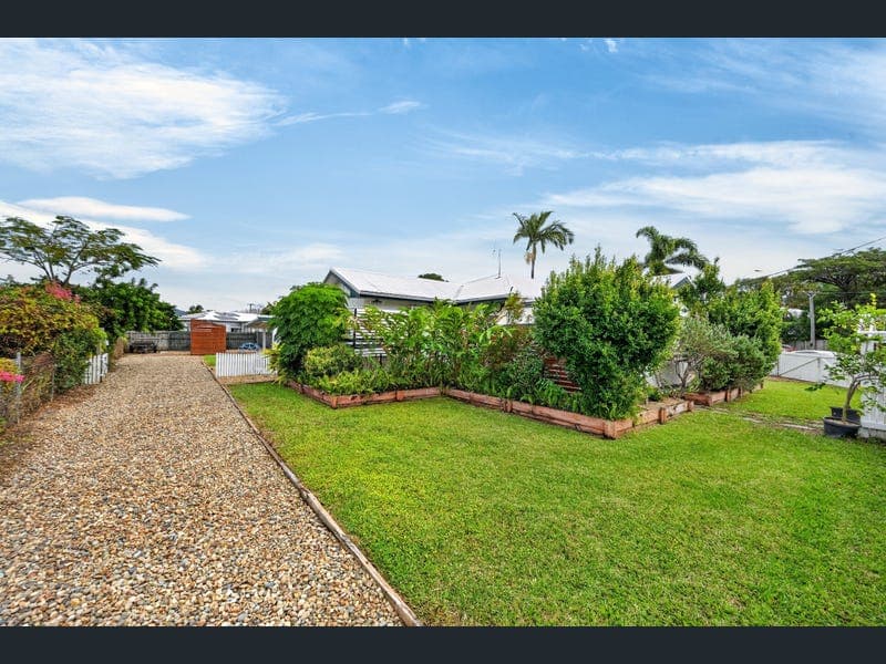 124 Palmerston Street, Gulliver — photo 1 of 5