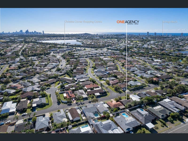 23 Montezuma Drive, Burleigh Waters — photo 1 of 5