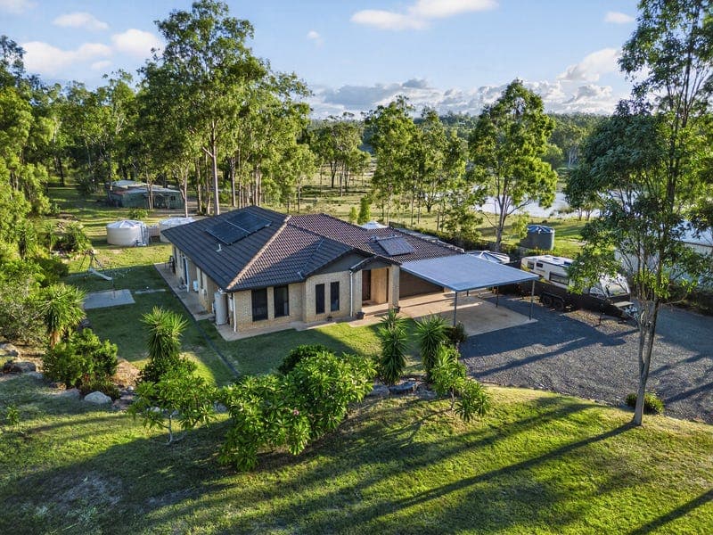 34 Edwards Road, Woodlands — photo 1 of 5
