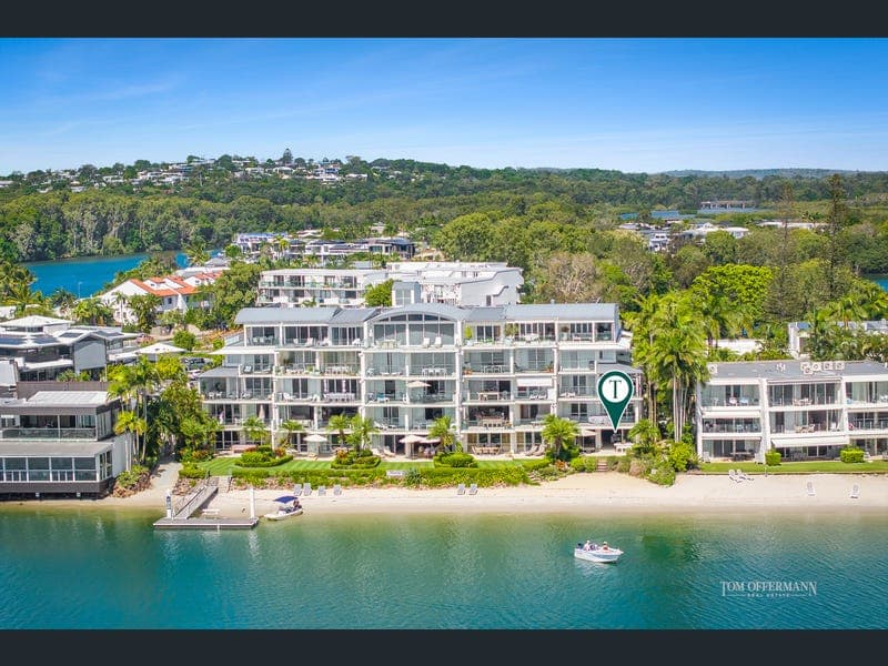 1/4 Quamby Place, Noosa Heads — photo 1 of 5