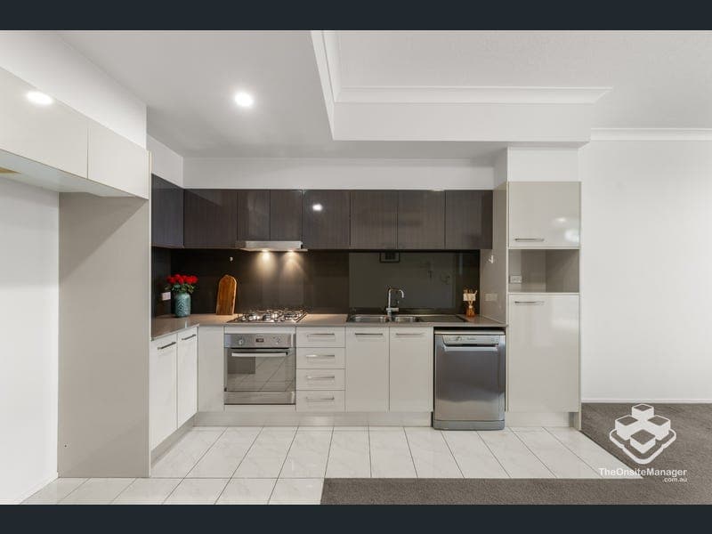 2/31 Agnes Street, Albion — photo 1 of 5