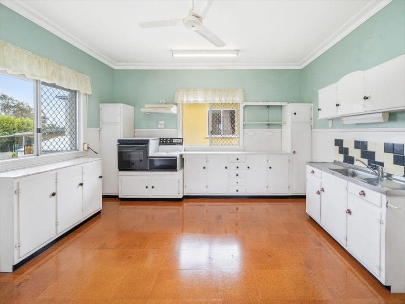 143 Elizabeth Avenue, Clontarf — photo 1 of 5