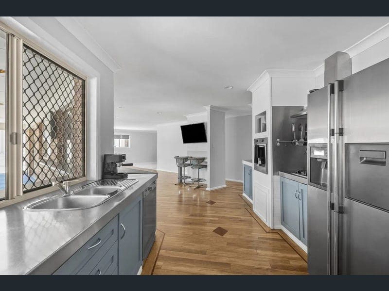 76 Hickey Way Carrara — photo 1 of 5