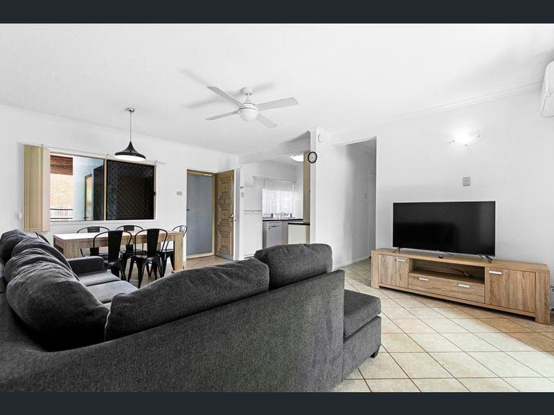 1/3 Beach Road, Pialba — photo 1 of 5