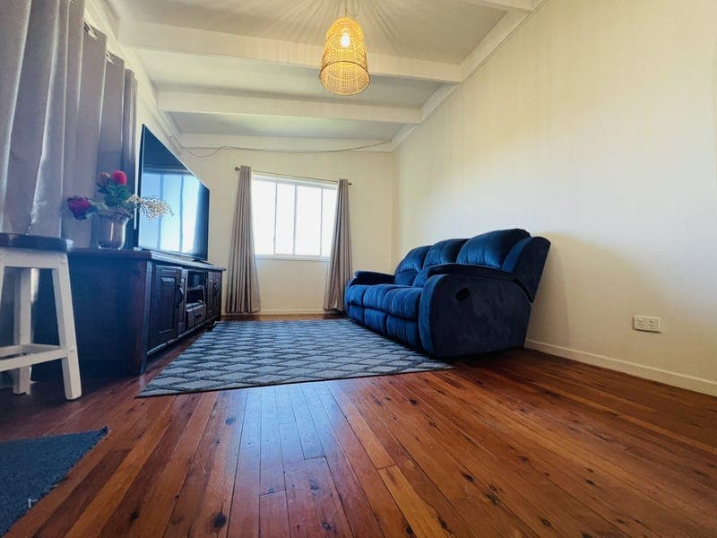 4 Diamond Street, Caboolture — photo 1 of 5