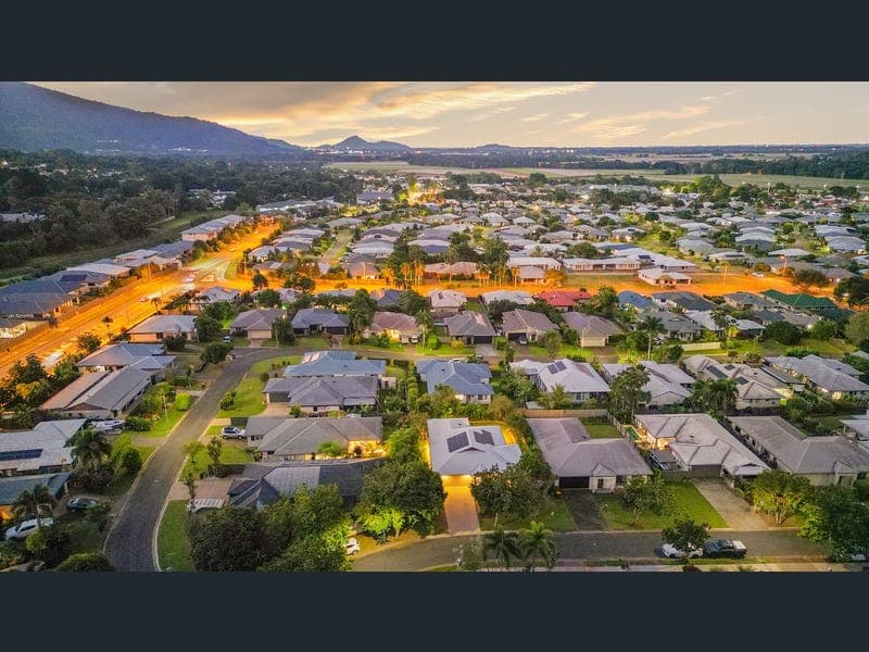 3 Hodkinson Street, Redlynch — photo 1 of 5