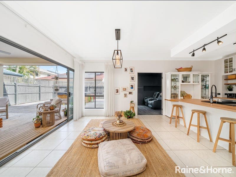 11 Allenby Close, North Lakes — photo 1 of 5
