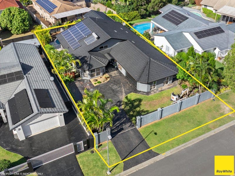 26 Moorabbin Place, Robina — photo 1 of 5