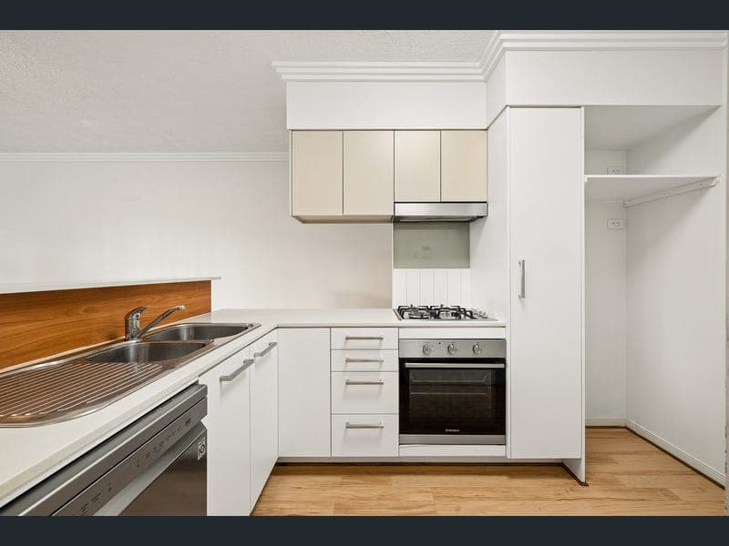 202/803 Stanley Street, Woolloongabba — photo 1 of 5