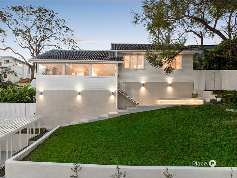 90 The Promenade, Camp Hill — photo 1 of 5