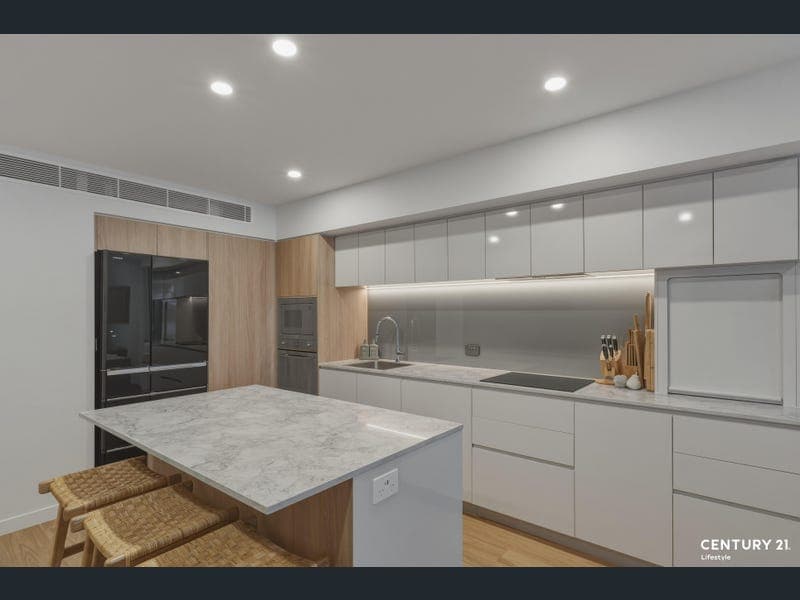Unit 2205 'Azzure' 19 Kombi Street, Bokarina — photo 1 of 5