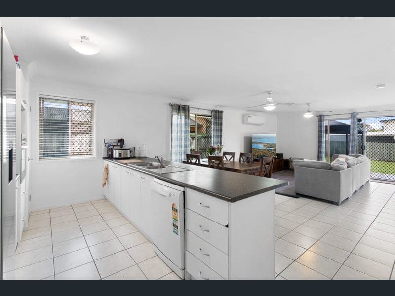 14 Bailey Road, Deception Bay — photo 1 of 5