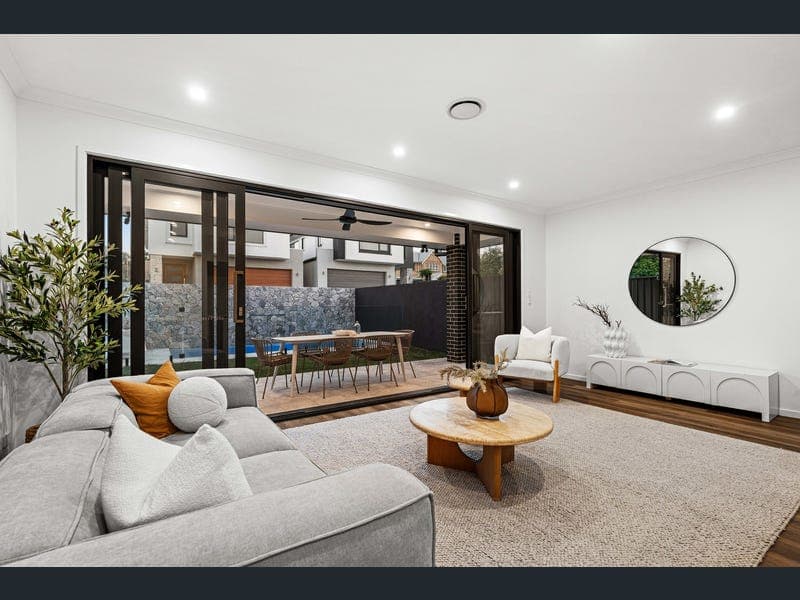 55A Zahel Street, Carina — photo 1 of 5