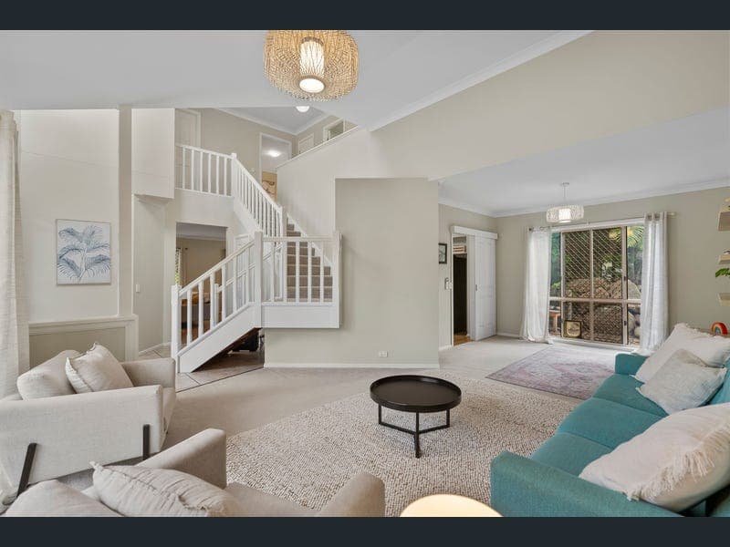 31 Berkeley Place, Ferny Grove — photo 1 of 5