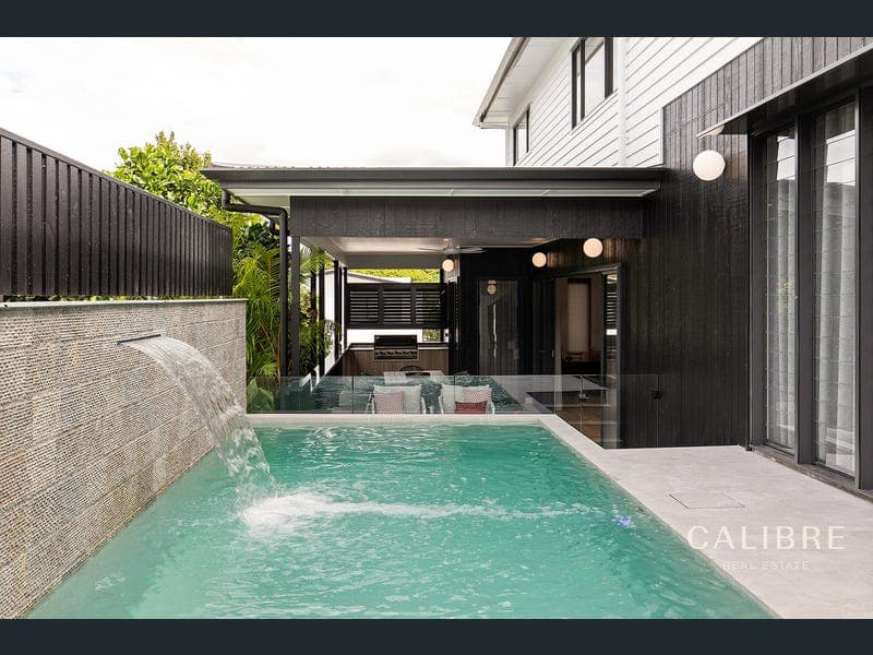 14 Matlock Street, Ashgrove — photo 1 of 5