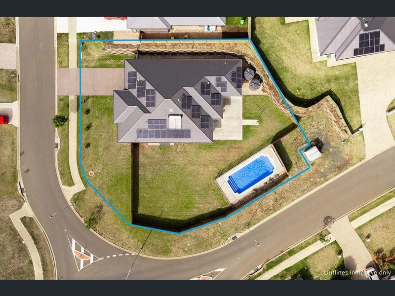 1 Terry Close, Cotswold Hills — photo 1 of 5