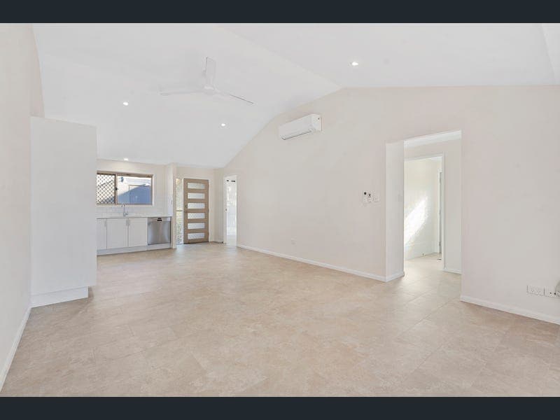 31/5 Greenlands Drive, Varsity Lakes — photo 1 of 5
