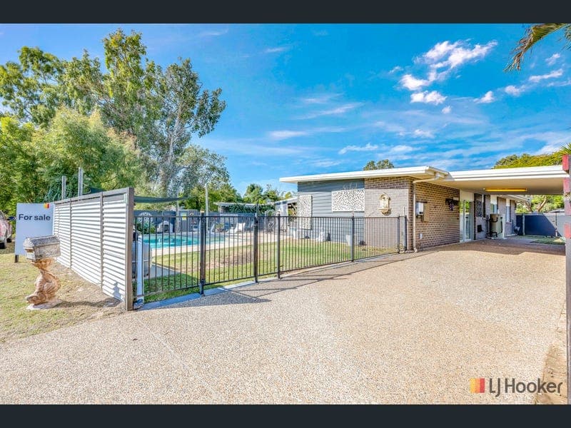 9 Ocean Court, Moore Park Beach — photo 1 of 5
