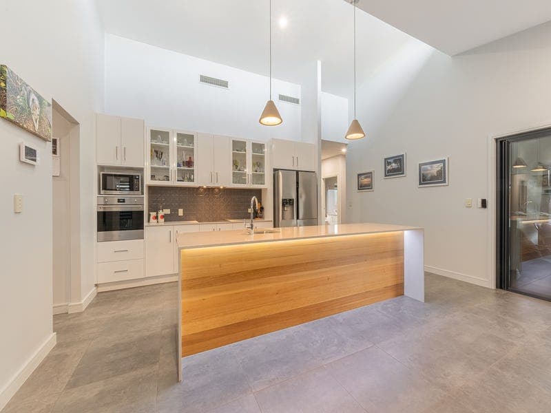 33 Petrel Crescent, Mountain Creek — photo 1 of 5