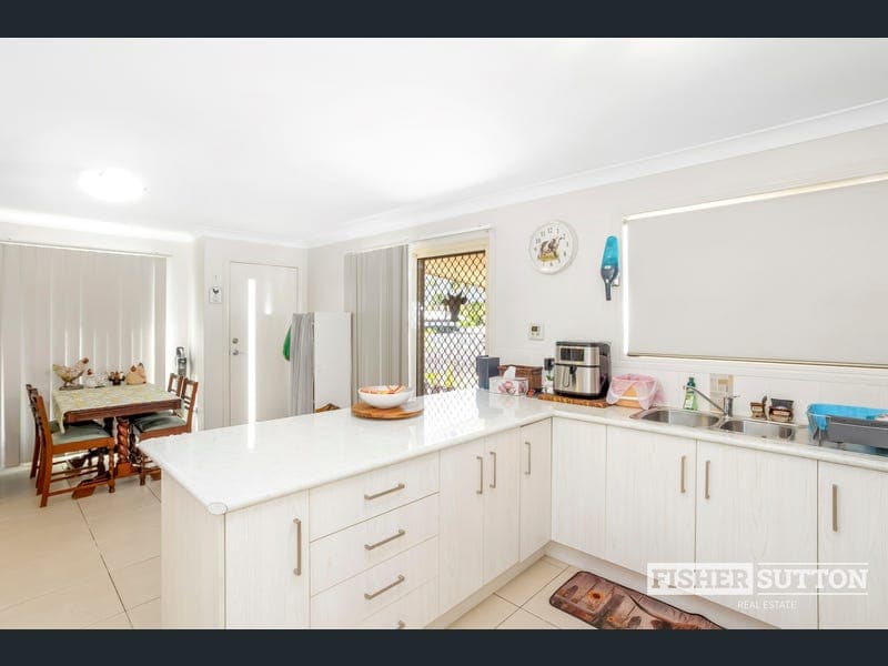 118 Sharples Street, Berserker — photo 1 of 5