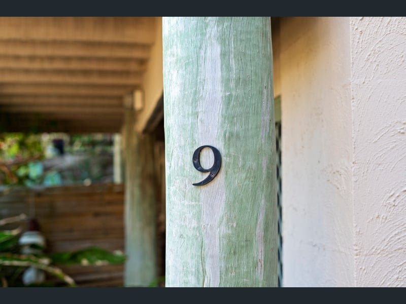 9/4-10 Kennedy Drive, Point Lookout — photo 1 of 5