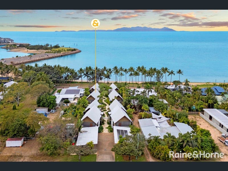 3/9 Esplanade, Nelly Bay — photo 1 of 5
