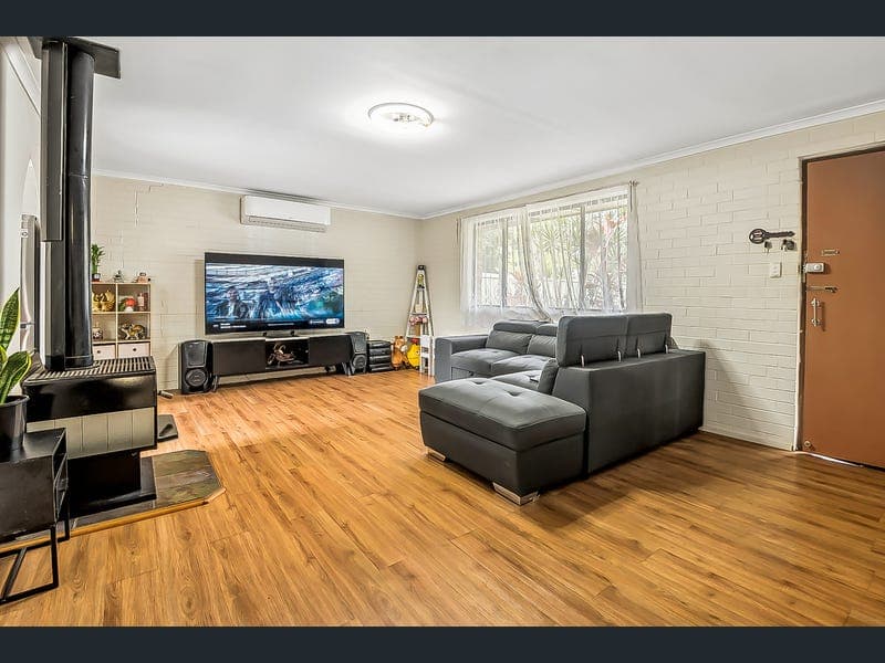 98 Station Road, Loganlea — photo 1 of 5