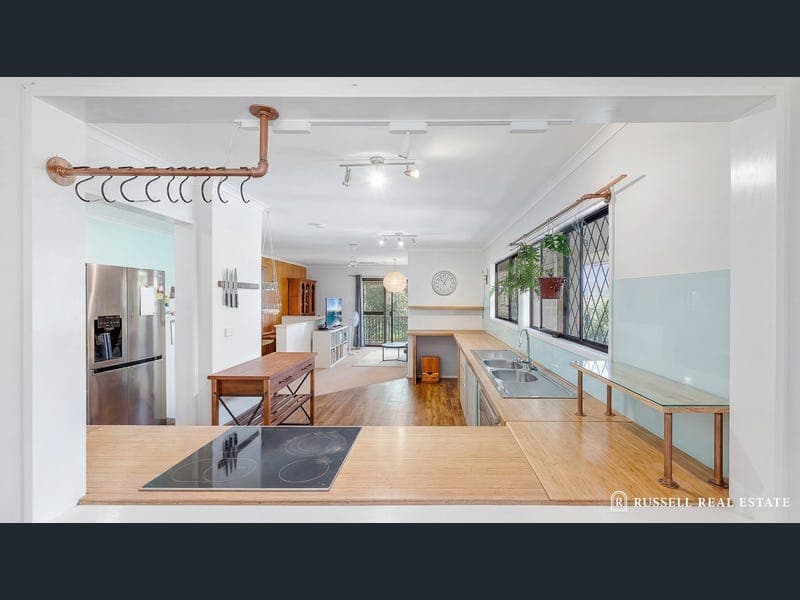 9 Kauri Drive, Kin Kora — photo 1 of 5
