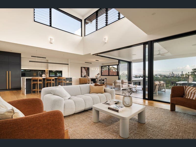 21 Otway Street, Holland Park — photo 1 of 5