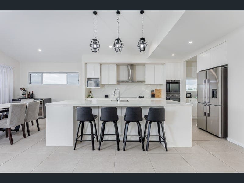 34 Riverview Parkway, Griffin — photo 1 of 5