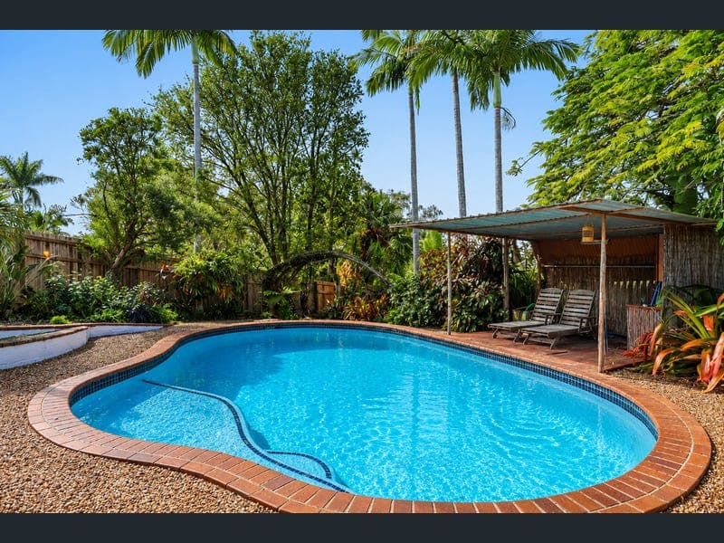 17 Murev Way, Carrara — photo 1 of 5