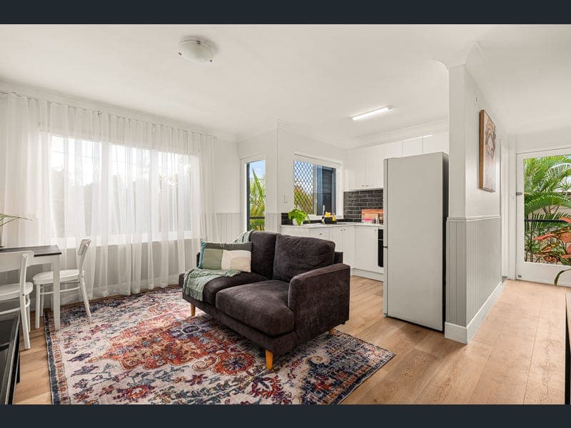 4/587 Sandgate Road, Clayfield — photo 1 of 5