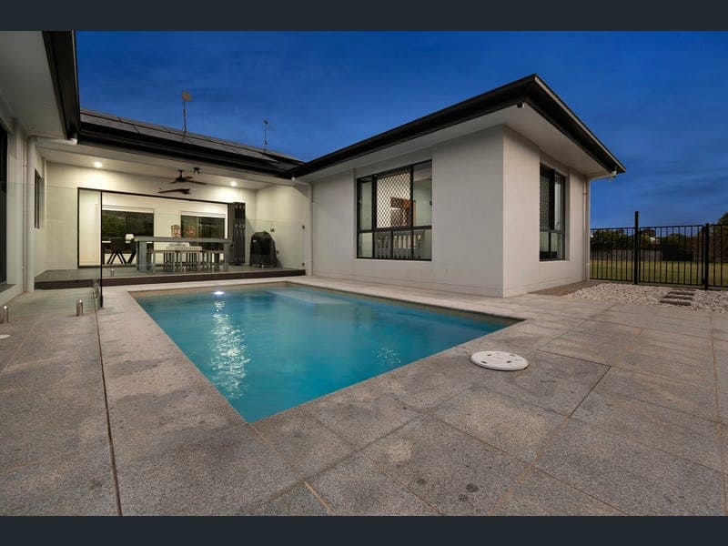 26 Watchbell Street, Innes Park — photo 1 of 5