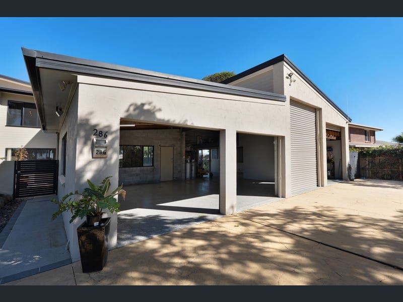 286 Brays Road, Griffin — photo 1 of 5