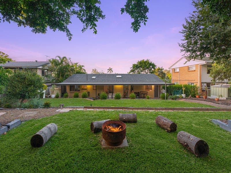 32 Pack Street, Jamboree Heights — photo 1 of 5