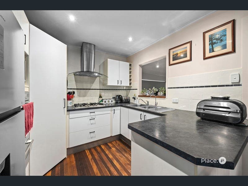 7 Cuthbert Street, Albany Creek — photo 1 of 5
