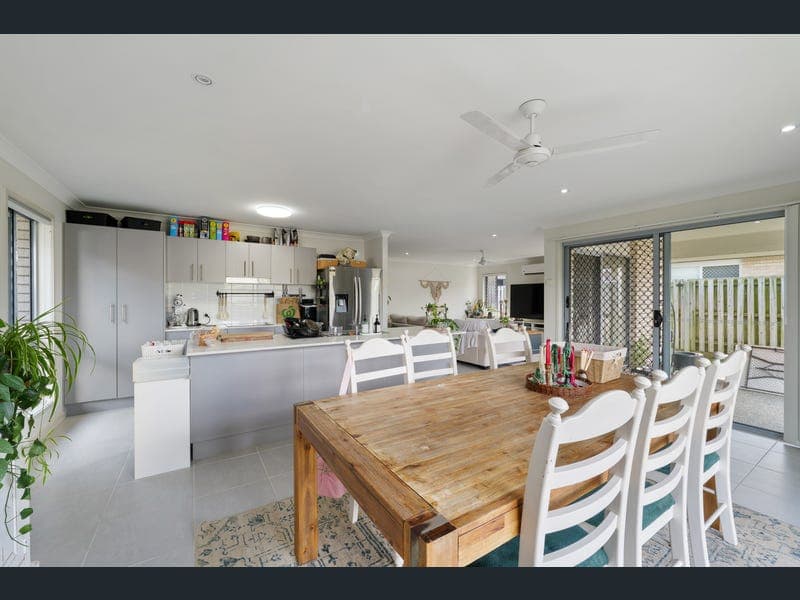 95 Dixon Drive, Pimpama — photo 1 of 5