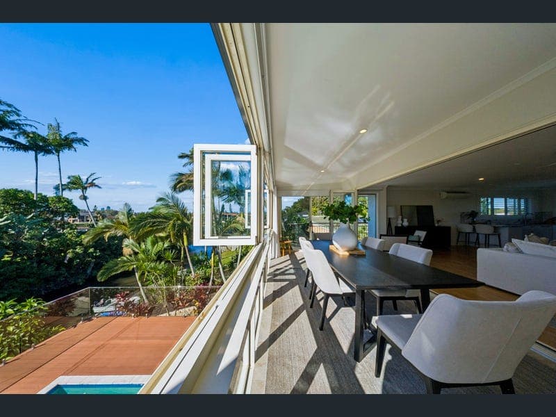 64 River Crescent, Broadbeach Waters — photo 1 of 5