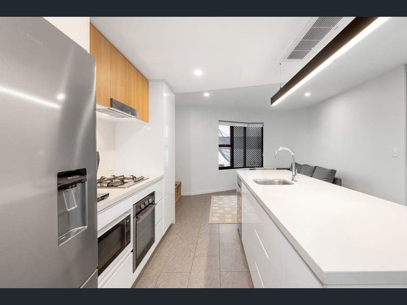 1303/28 Lower Clifton Terrace, Red Hill — photo 1 of 5