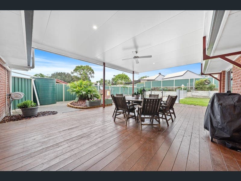 4 Lorton Court, Alexandra Hills — photo 1 of 5