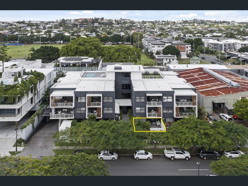 110/38 Love Street, Bulimba — photo 1 of 5